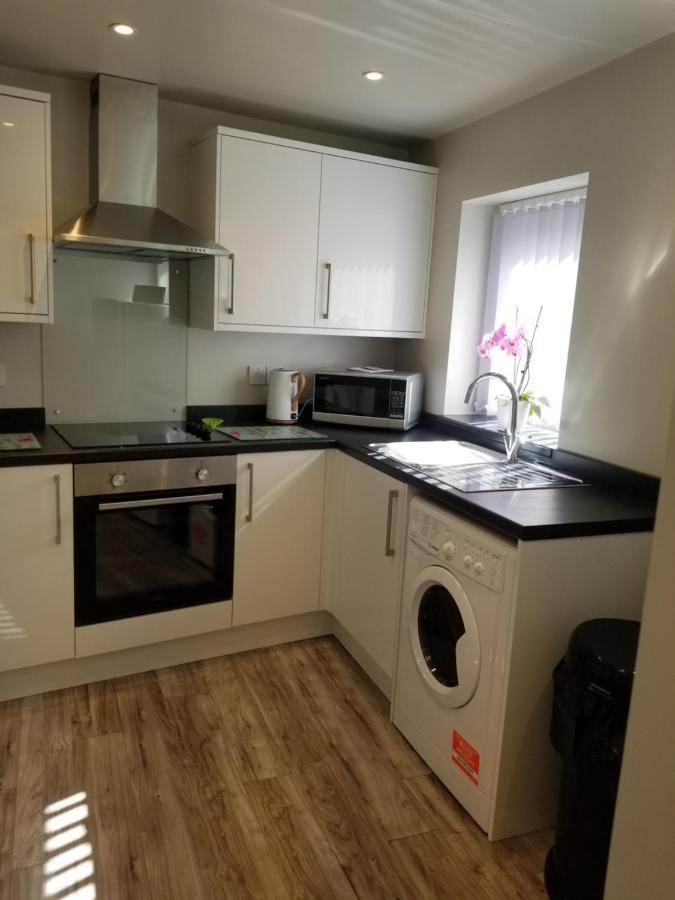 Holyhead Lodge Экстерьер фото
