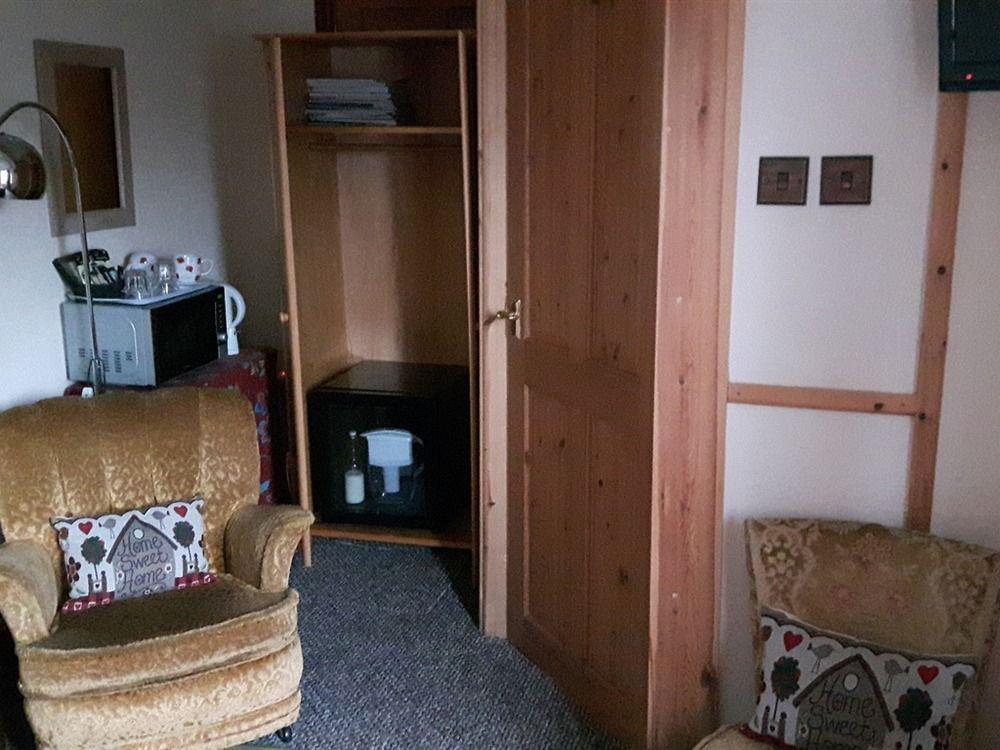 Holyhead Lodge Экстерьер фото