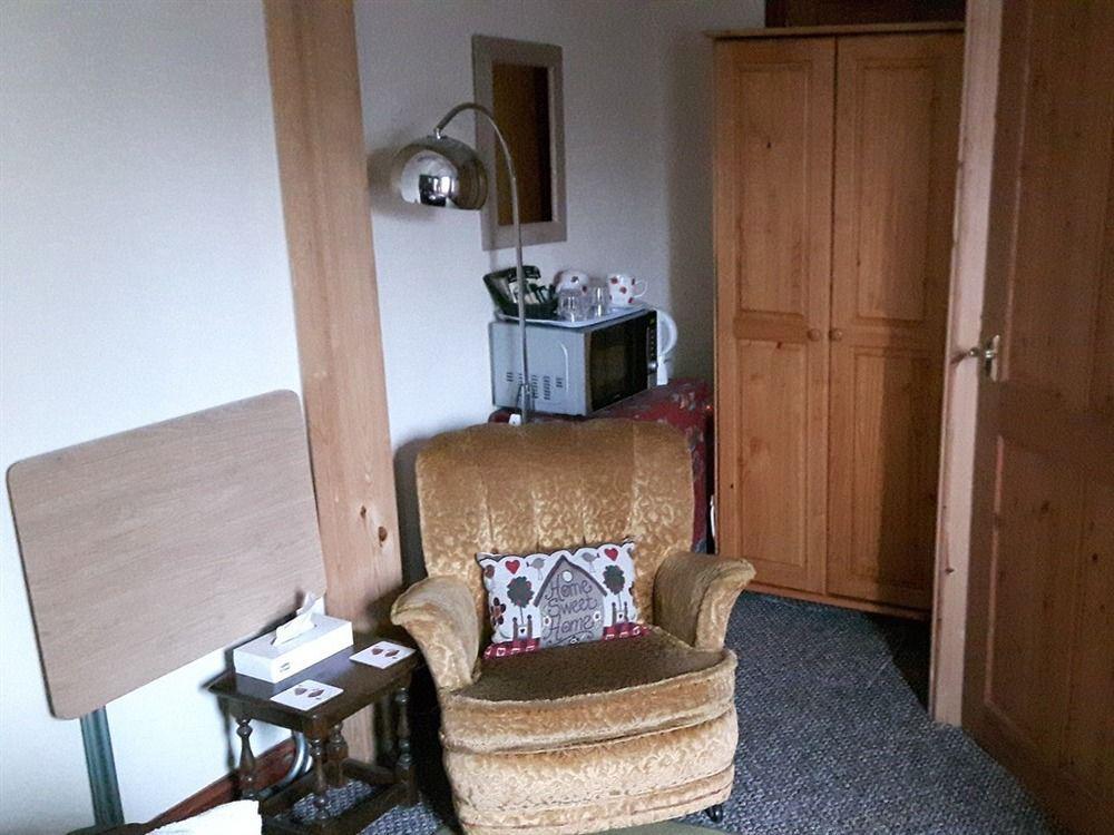 Holyhead Lodge Экстерьер фото