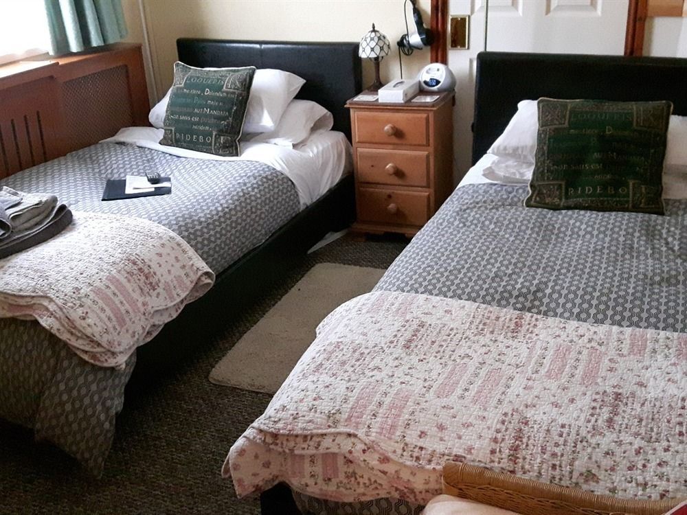 Holyhead Lodge Экстерьер фото