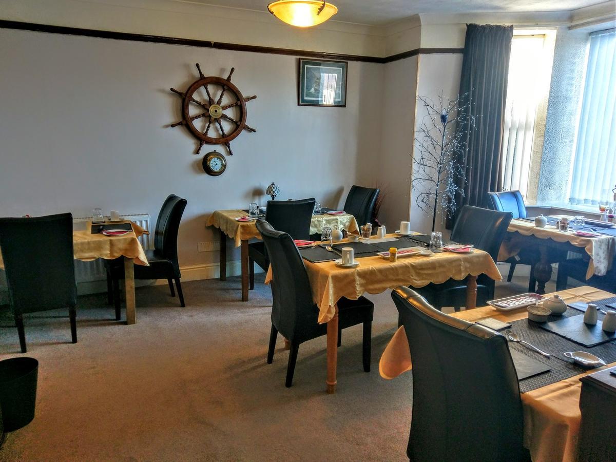 Holyhead Lodge Экстерьер фото